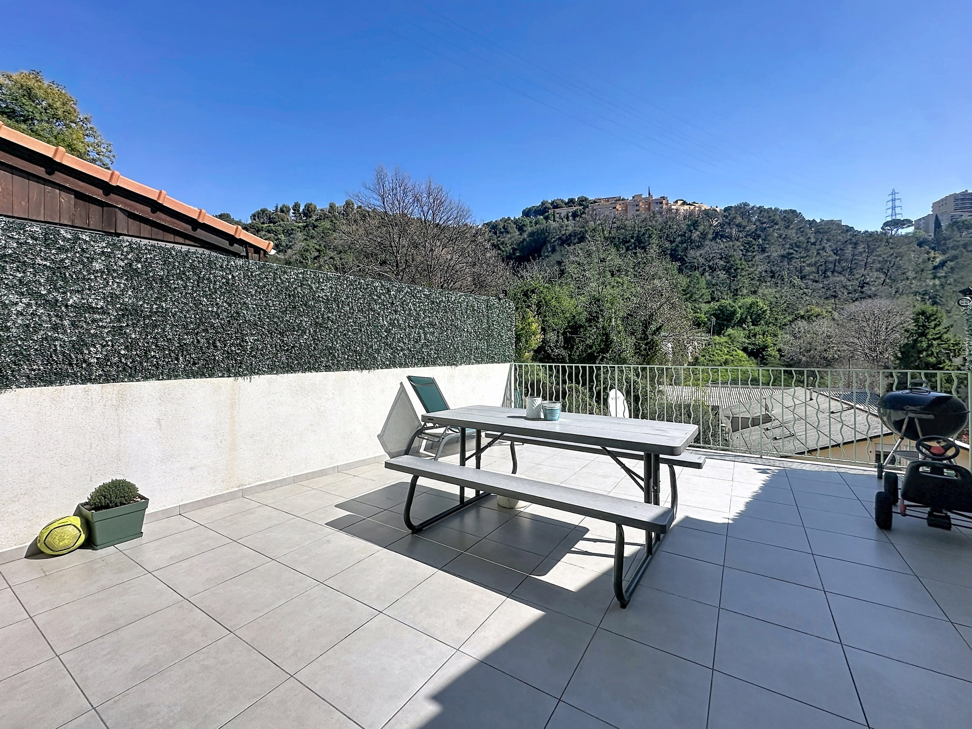 Maison à vendre à Nice, 63,85 m², 3 pièces – photo 1 sur 20