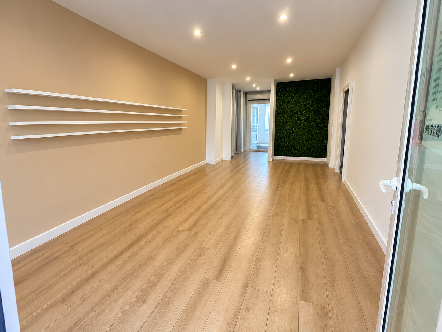 Local commercial à louer à Cagnes sur mer, 34 m² – photo 1 sur 1